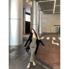 批发撞色条纹v领针织吊带连衣裙女夏季弹力收腰开叉裙子修身<b class='q'>包臀</b><b class='q'>长裙</b>