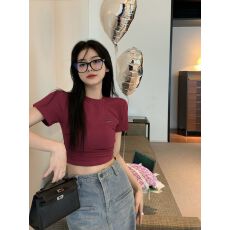 批发白色纯欲风紧身短款设计感<b class='q'>打底衫</b>女春夏季内搭短袖修身T恤上衣ins
