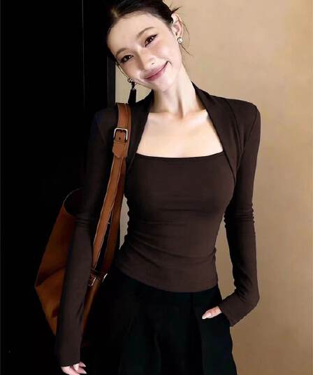 사람들 면 광장 칼라 투피스 세트 몸매 가꾸기 기본 셔츠 맨위 여성 2026 봄 디자인 센스 다용도 슬림해 보이는 티셔츠