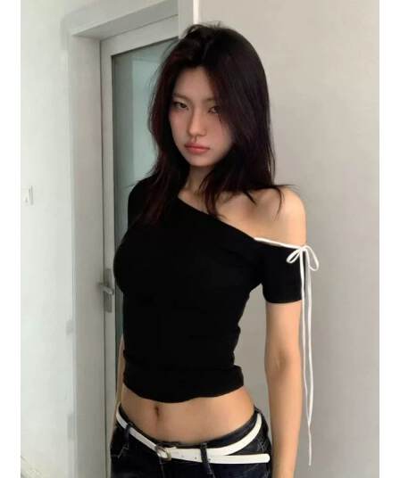 40 순면 아메리칸 핫걸 비스듬한 어깨 반팔 티셔츠 여성 여름 섹시함 스트랩 허리 수축 슬림해 보이는 오프숄더 쇼트 스타일 맨위