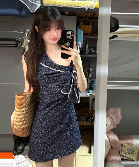 있음 안감 파란색 나비 매듭 비스듬한 어깨 꽃무늬 여성 드레스 여름 새로운 작은 키 품격 타이트 스커트 미니 스커트