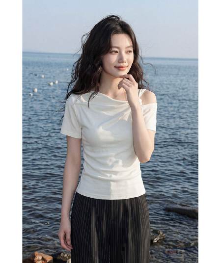 반팔 티셔츠 여성 의류 여름 새로운 트렌디 한 부서 디자인 센스 몸매 가꾸기 자수 배색 비스듬한 칼라 맨위