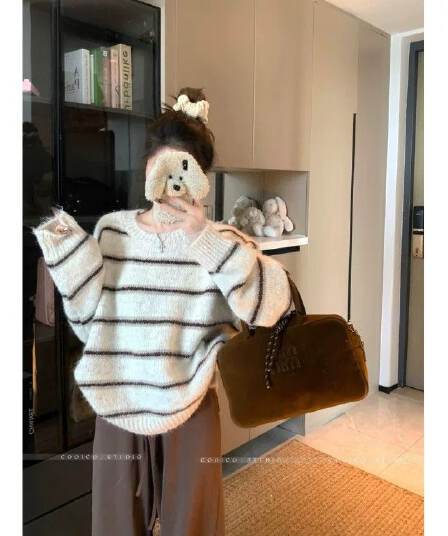 양 낙타 털 루즈핏 느긋한 바람 고급 풀오버 스웨터 여자 가을 겨울 한 부서 가을 의상 스트라이프 니트 스웨터 맨위