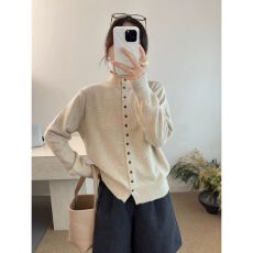 批发<b class='q'>韩版</b>松弛感针织开衫女秋冬小立领纽扣打底上衣软糯单排扣毛衣外套
