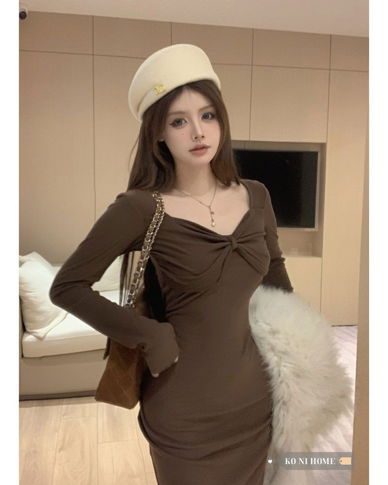 BY36607# 连衣裙女法式新款极简风纯色方领长袖打底裙秋冬紧身收腰包臀长裙  服裝批發女裝批發服飾貨源