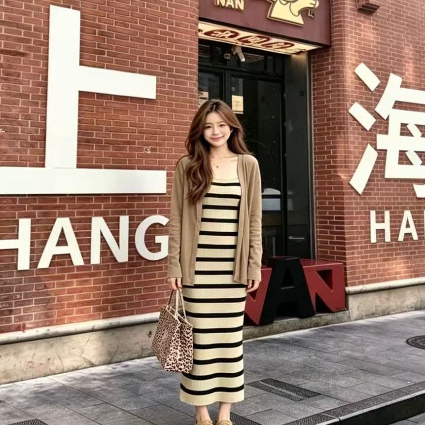 BY36603# 复古御姐风超好看秋条纹修身包臀长裙小众时尚气质吊带连衣裙  服裝批發女裝批發服飾貨源
