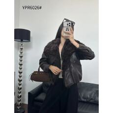 批发新款加绒2026冬季外套女复古风大翻领设计短款毛领皮夹克显瘦气质