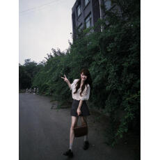 批发法式v领白色短袖衬衫<b class='q'>女</b>2026夏季新款<b class='q'>职业</b>通勤防晒衬衣设计感上衣