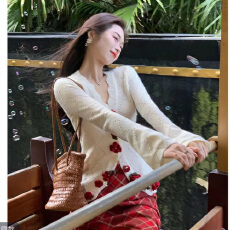 批发凌茜恣禾[甜心]法式杏色毛织手钩花毛织开衫气质红格子<b class='q'>直筒</b>半身<b class='q'>裙</b>