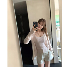批发罗<b class='q'>女</b>士_（自创款）60支超细全羊毛 轻盈透气纱线、独特版型两件套