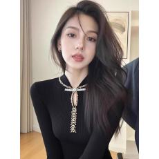 批发新中式盘扣针织衫女装秋冬季2025新款重工钉钻镂空长袖<b class='q'>打底衫</b>上衣