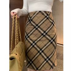 批发2025秋冬新款高级感气质显瘦格子半身裙简约时尚短裙