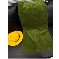 批发小众温柔复古灯芯绒绿色半身裙长宽高腰显瘦时尚直筒2025<b class='q'>冬</b>季女