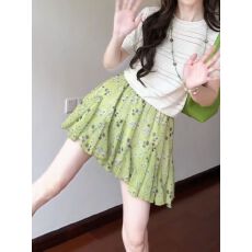 批发夏日度假感2026半身裙<b class='q'>清新</b>碎花百褶短裙显瘦百搭雪纺重工文艺