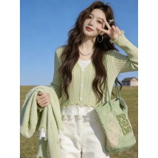 批发绿色<b class='q'>假两件</b>修身内搭针织打底衫女2026春季巨好看阔腿裤两件套