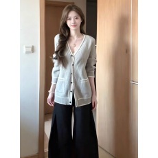 批发韩系复古灰色菱格<b class='q'>针织</b><b class='q'>开衫</b>女秋季2026新款设计感宽松显瘦长袖外套
