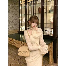 SISI JIANG“雪绒恋人”法式复古蕾丝宫廷喇叭袖鱼尾包臀连衣裙