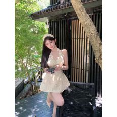 批发项天鹅er 蕾丝挂脖<b class='q'>连衣裙</b>女2025秋季新款法式a字裙纯欲<b class='q'>露背</b>裙子