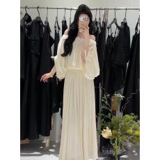 批发温柔慵懒风套装女气质显瘦一字肩灯笼袖上衣+高腰皱褶半裙两件套