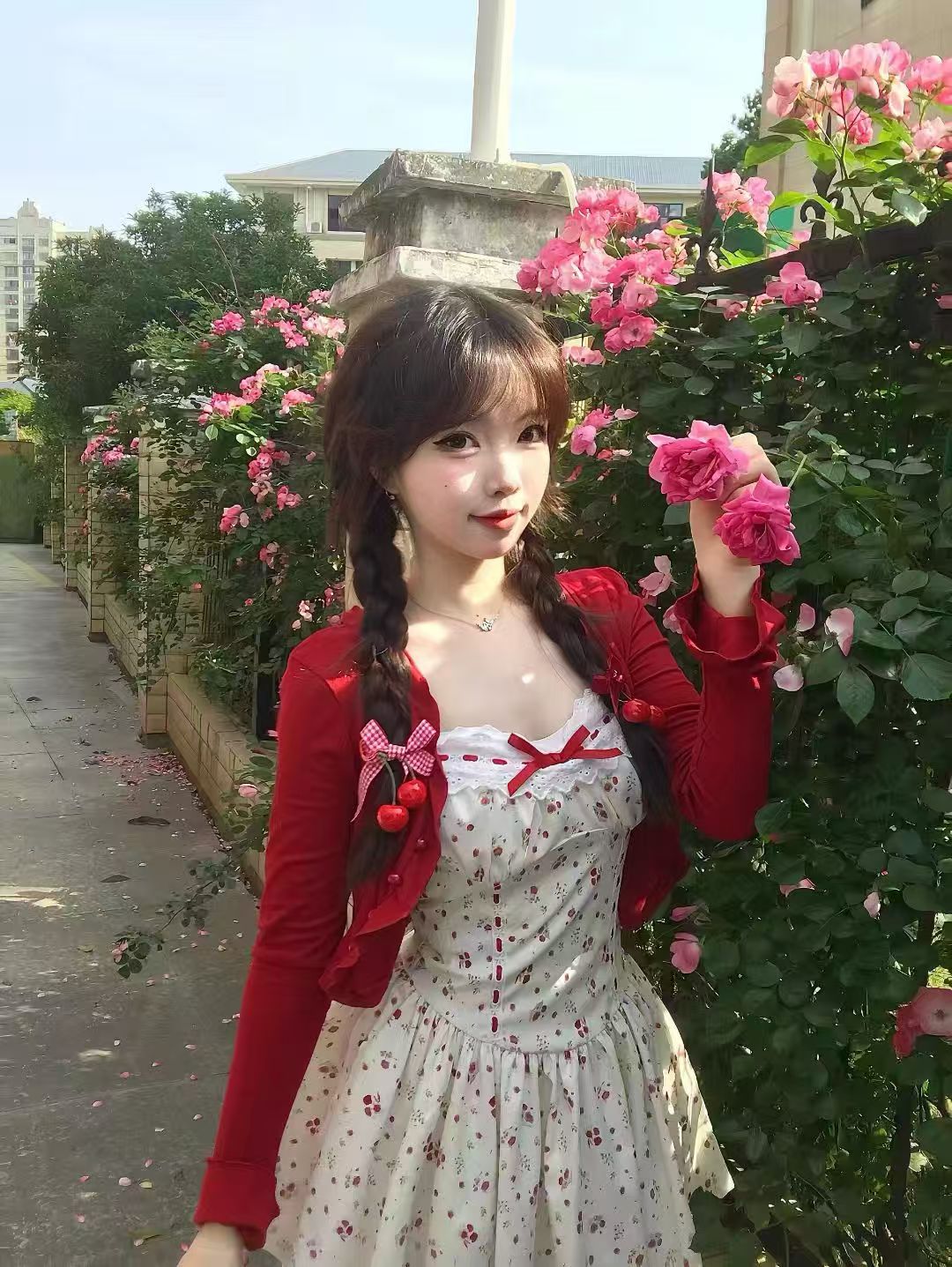 달콤한 스타일 레이스 측면 꽃무늬 작은 날다 소매 드레스 밝은 도파민 착용 가져 가라. 오픈 가디건 슬립 드레스 투피스 세트 여름