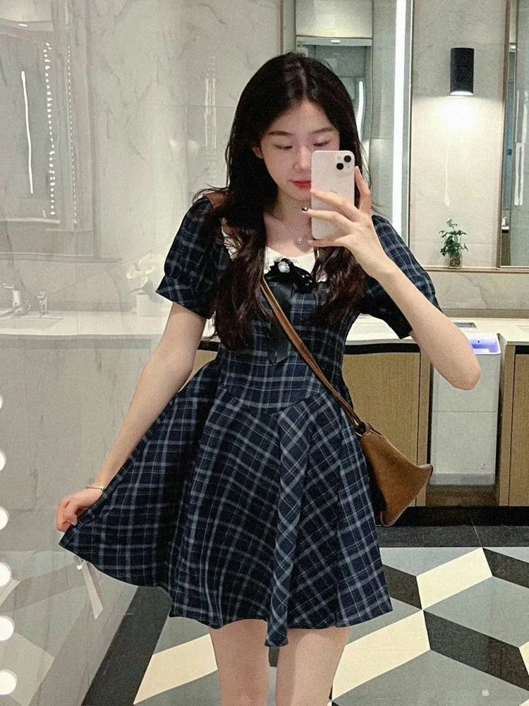 여름 새로운 학원 스타일 체크무늬 소녀 센스 여성 드레스 달콤함 연령 감소 작은 키 베이비 칼라 한 마디 치마