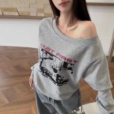 批发<b class='q'>韩版</b>印花斜肩卫衣女秋冬宽松上衣