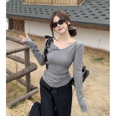 批发韩系一字肩灰色打底衫<b class='q'>女装</b>春秋甜辣妹蝴蝶结露肩内搭短款上衣