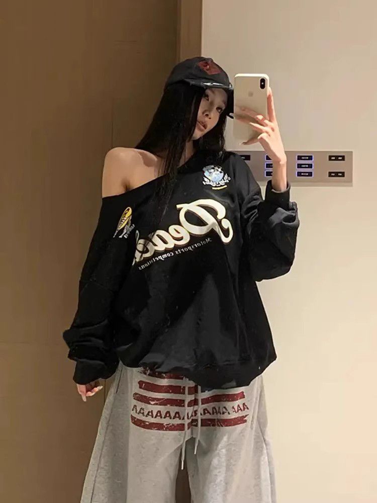 아메리칸 핫걸 프린트 비스듬한 어깨 후드티 여성 패션 섹시함 느긋한 루즈핏 맨위
