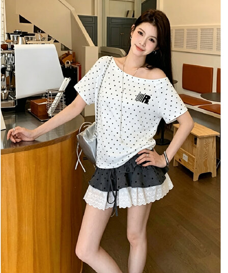 여름 새로운 한 부서 도트 무늬 비스듬한 칼라 오프숄더 프린트 섹션 반팔 티셔츠 여성