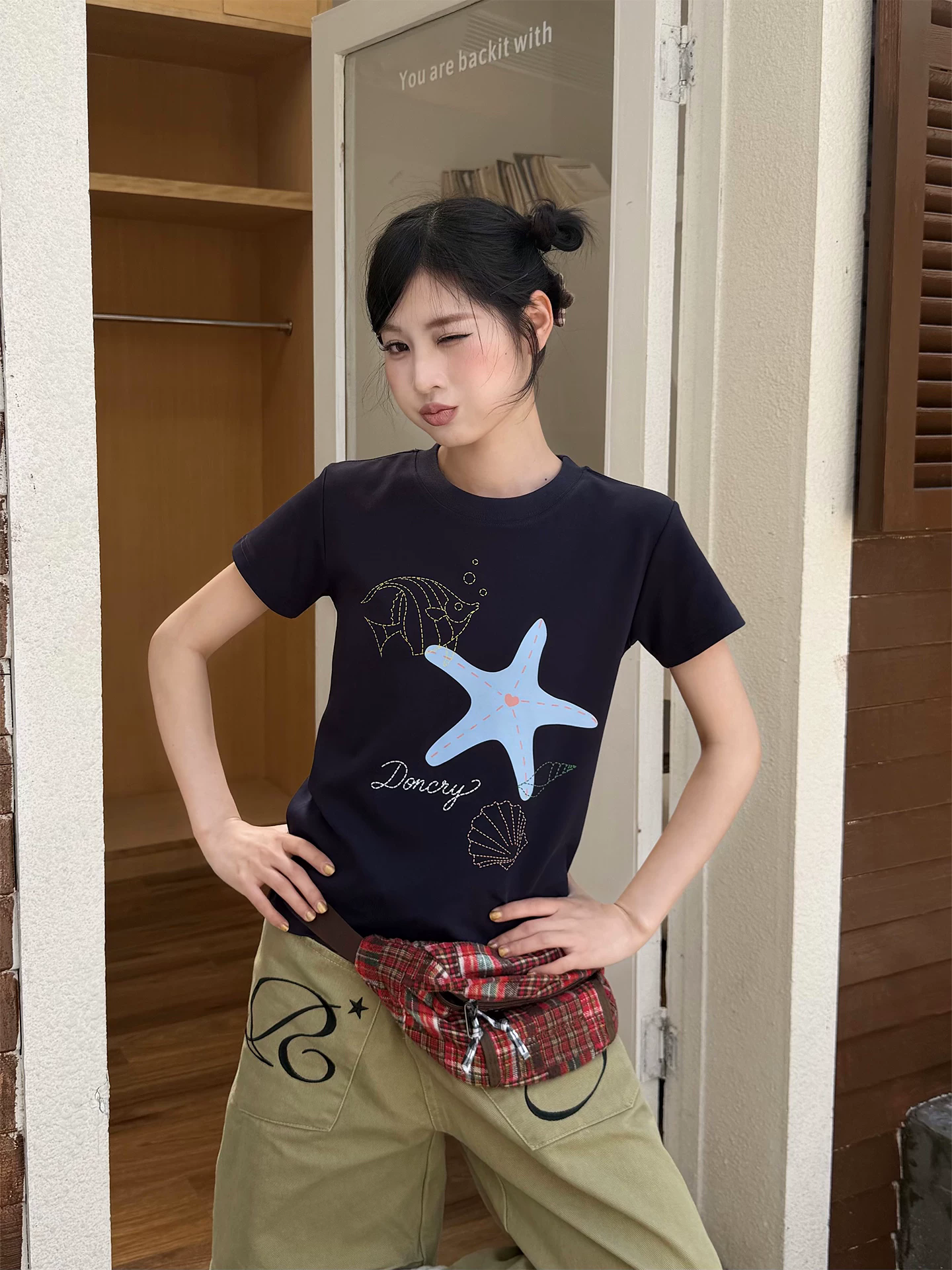아메리칸 레트로 긍정적 인 어깨 반팔 티셔츠 여성 프린트