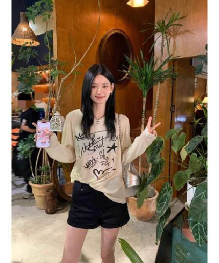 광저우 품질 얇은 스타일 자외선 차단 블라우스 루즈핏 여름 디자인 센스 아메리칸 재미있는 낙서 프린트 맨위