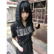 批发亚文化摇滚连帽中袖女夏季修身y2k千禧风正肩玫红色条纹短袖上衣