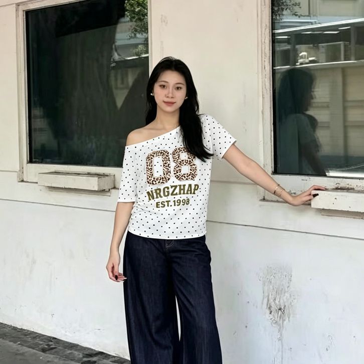 여름 새로운 한 부서 도트 무늬 비스듬한 칼라 오프숄더 프린트 섹션 반팔 티셔츠 여성