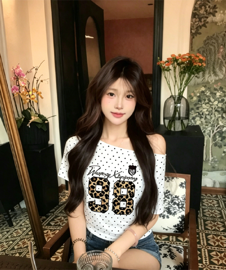 여름 새로운 한 부서 도트 무늬 비스듬한 칼라 오프숄더 프린트 섹션 반팔 티셔츠 여성
