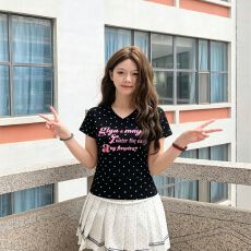 批发夏季新款韩系V领波点时尚正肩印花款<b class='q'>短袖</b>t恤<b class='q'>女</b>