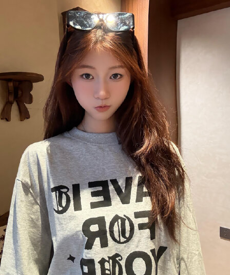 높은 품질 순면 200그램 21 빗질하다 정밀 프린트 가을 루즈핏 긴팔 티셔츠 여성