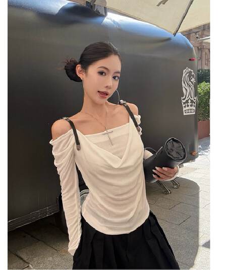 원본 떨리는 소리 천 오프숄더 센스 흔들다 칼라 가죽 어깨끈 긴팔 단색 티셔츠 오프숄더 몸매 가꾸기 슬림해 보이는 여성 셔츠