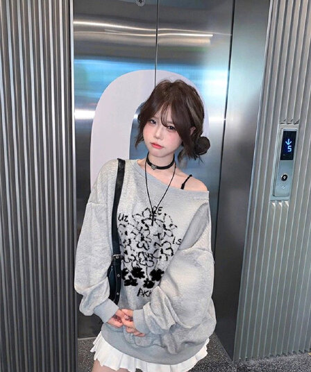 가을 겨울철 아메리칸 레트로 핫걸 비스듬한 어깨 프린트 루즈핏 후드티 여성