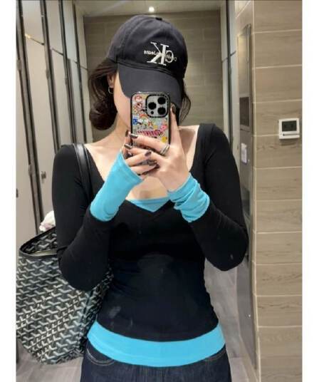 모달 사람들 면 패치워크 페이크 레이어드 긴팔 티셔츠 여성 봄 가을 핫걸 몸매 가꾸기 V넥 기본 셔츠 맨위