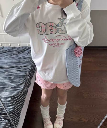 작은 샤넬 스타일 자수 순면 220 그램 빗질하다 닫기 긴팔 티셔츠 여성