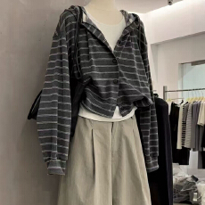 批发韩版新款设计慵懒风连帽条纹女<b class='q'>短</b>外套卫衣女