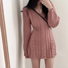 批发韩国针织<b class='q'>连衣裙</b>女复古麻花v领短款包臀裙修身显瘦时尚收腰毛衣裙