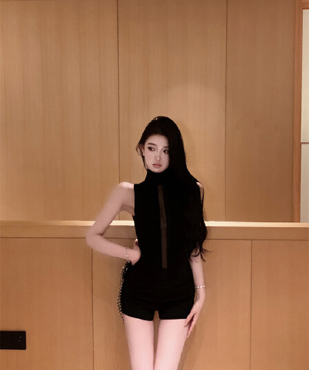 실사 검정색 터틀넥 홀로우 아웃 모직물 조끼 맨위 인사이드 가져 가라.