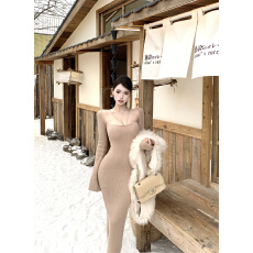 批发实拍 设计感秋<b class='q'>冬</b>百搭修身针织裙