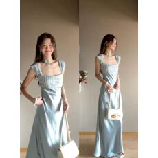 法式温柔名媛氛围感重工镶钻缎面连衣裙新款小众轻奢显瘦收腰长裙