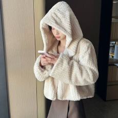 批发2025<b class='q'>秋</b>冬新款加密手工双面编织连帽韩版短款仿兔毛皮草外套女