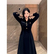 批发春装2025年<b class='q'>新款</b>女装内搭打底配大衣赫本风高冷御姐风黑色连衣裙子