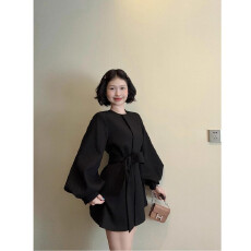 批发法式气质黑色西装连衣裙<b class='q'>女</b>秋冬设计高级感度假收腰绑带<b class='q'>西服</b>短裙子