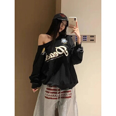 美式复古辣妹斜领露肩印花宽松卫衣