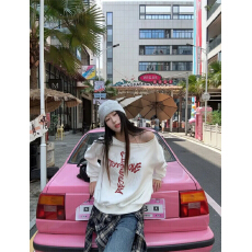 美式复古辣妹斜领露肩印花宽松卫衣